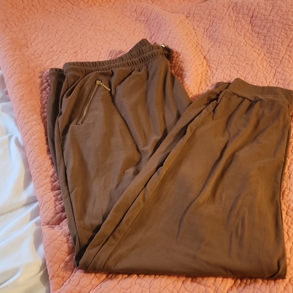 Bae City Pants - Womens Brown Elastic-Waist Jogger Pants with Zipper Pocket